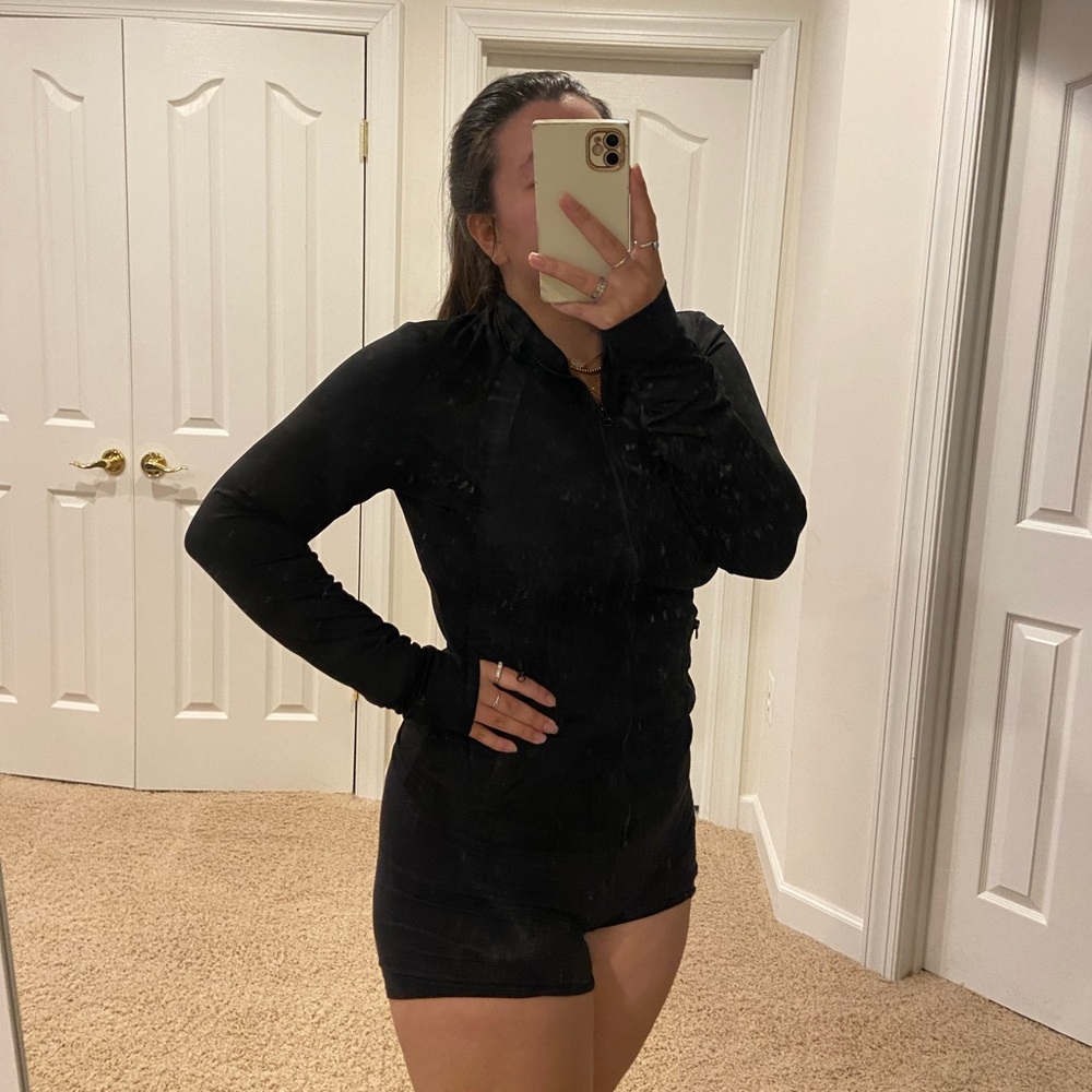 VGUC 90 DEGREE ZIP UP ATHLETIC JACKET